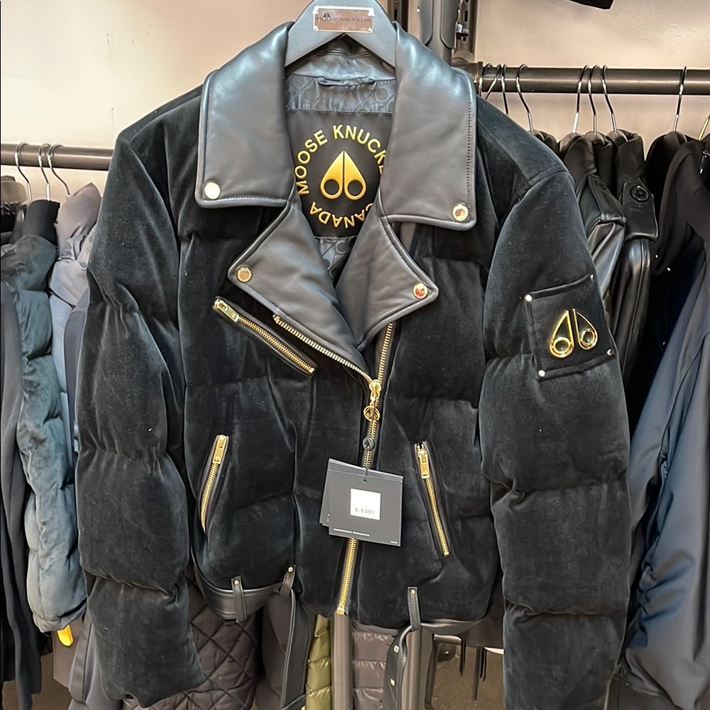 Moose Knuckles Black Puffer Jacket with Modern Appeal